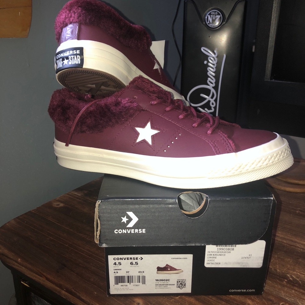 ✨NIB✨Size 6.5 Converse One Star Oxford Sneaker